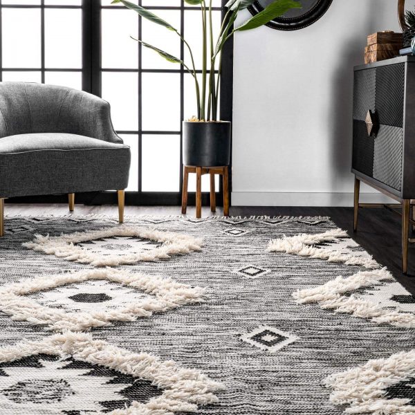 15 THINGS TO KNOW BEFORE BUYING A HAND-KNOTTED RUG